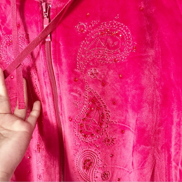 Like new! Natural Impressions Velvet Embroidered Zip-Up Red Hoodie Size Large - Picture 5 of 6